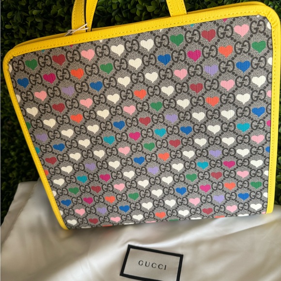 New Gucci Supreme Hearts Tote Bag - Picture 5 of 10